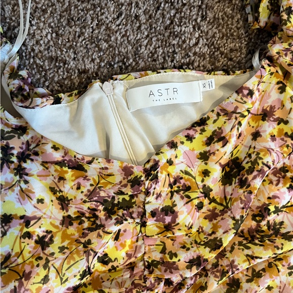 ASTR Ruched Mini Dress - Picture 6 of 6